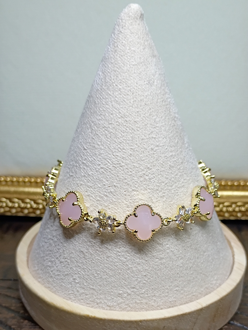 New Gold-Plated Pink Clover Link Bracelet 🚨